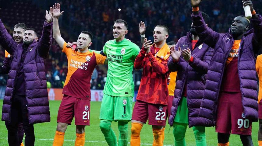 Galatasaray 4. torbadan girip lider olan tek takım