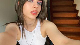 Derin Talu ipli göğüs dekoltesini paylaştı! Kendall Jenner sandım