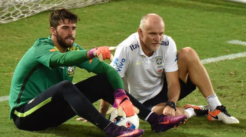 Claudio Taffarel, Liverpool ile anlaştı