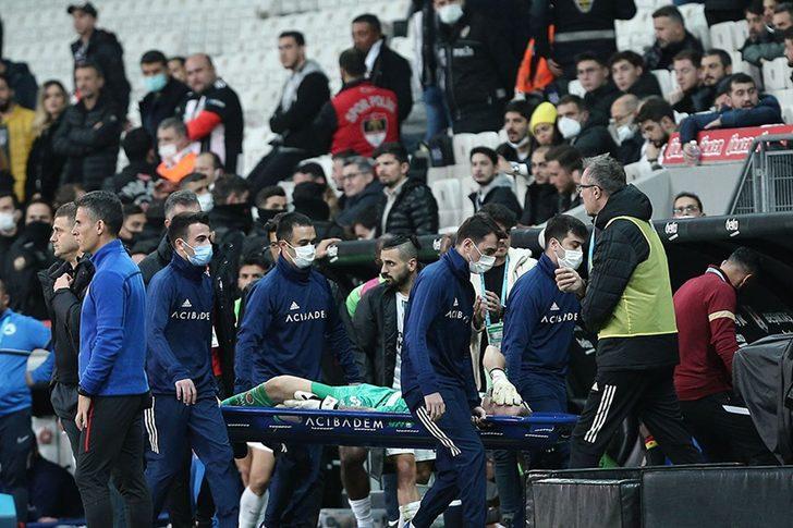 Mert Günok, sakatlık sonrası ambulansla hastaneye kaldırıldı