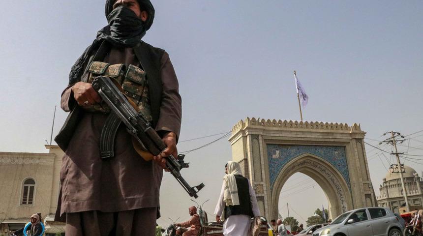 Taliban'da bir ilk! Sesli açıklamada bulundu