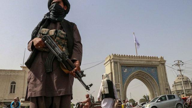 Taliban'da bir ilk! Sesli açıklamada bulundu