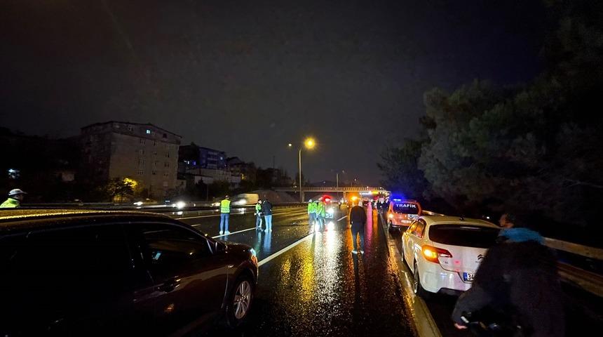 TEM Otoyolu’ndaki zincirleme trafik kazasında 2 kişi yaralandı