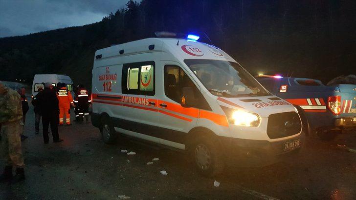 Son Dakika: Erzincan'da yolcu otobüsü devrildi! 22 yaralı G5