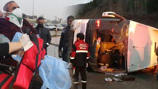 Son Dakika: Erzincan'da yolcu otobüsü devrildi! 22 yaralı