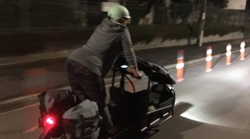 Yeni Zelandalı milletvekili doğumuna bisikletle gitti