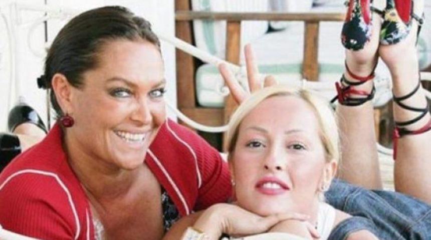 "Kanserle yatıp kanserle kalkıyorum"