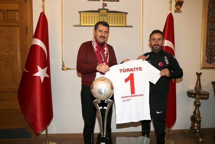 Ampute Milli Futbol Takımı, Sivasspor'u ziyaret etti G3