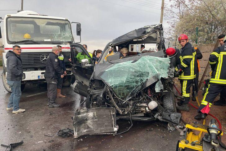 Kayseri'de beton mikseriyle çarpışan minibüsün sürücüsü öldü G1