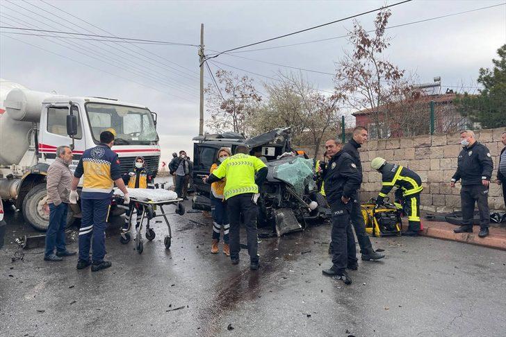 Kayseri'de beton mikseriyle çarpışan minibüsün sürücüsü öldü G5