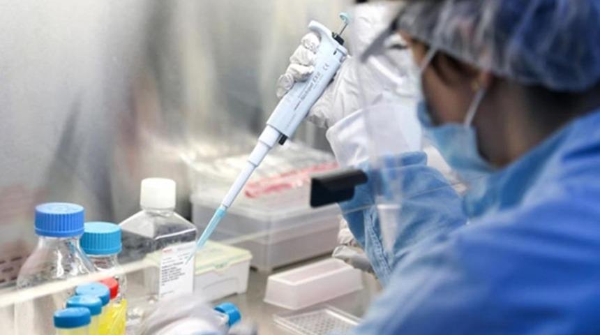 Omicron varyantı tehlikeli mi? Koronavirüs Omicron varyantı belirtileri diğer varyantlardan farklı mı?