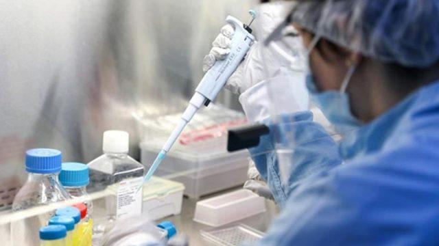 Omicron varyantı tehlikeli mi? Koronavirüs Omicron varyantı belirtileri diğer varyantlardan farklı mı?