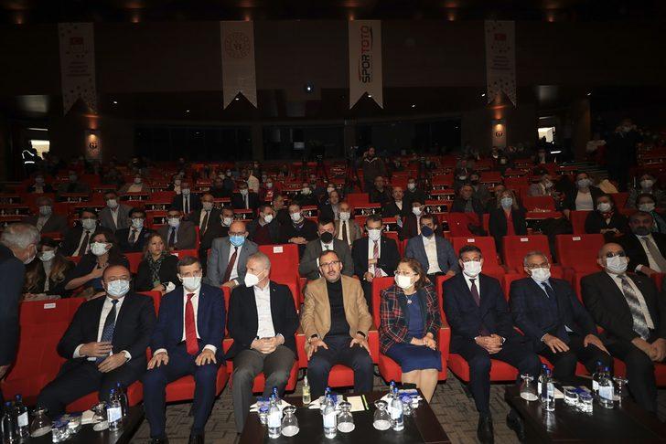 Gençlik ve Spor Bakanı Kasapoğlu, Gaziantep'te spor tesislerinin toplu açılış töreninde konuştu: G1