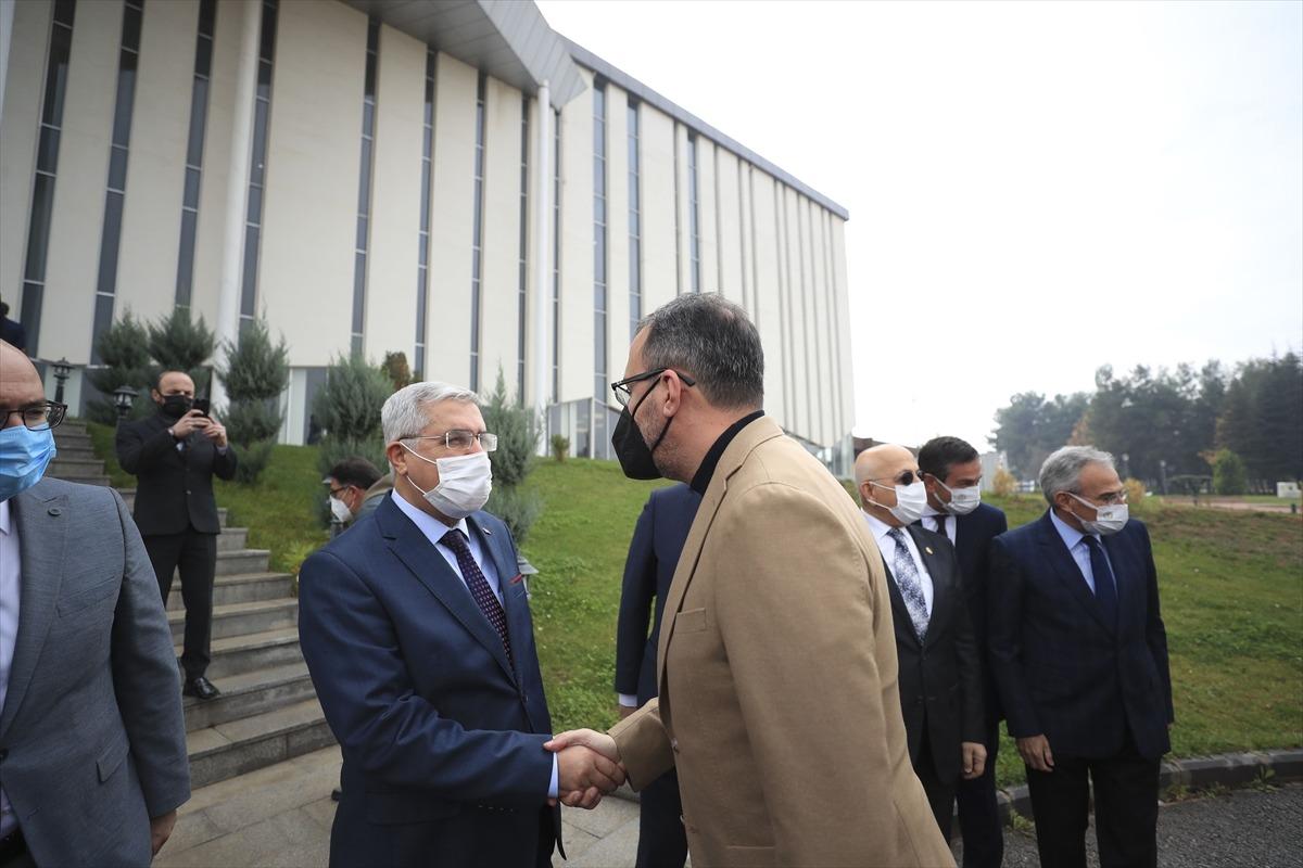 Gen&ccedil;lik ve Spor Bakanı Kasapoğlu, Gaziantep'te spor tesislerinin toplu a&ccedil;ılış t&ouml;reninde konuştu: