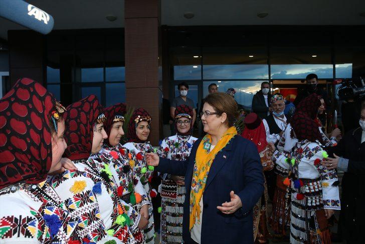 Aile ve Sosyal Hizmetler Bakanı Yanık, Tokat'ta ziyaretlerde bulundu G1