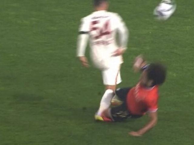 Galatasaray penaltı bekledi, Karaoğlan 'devam' dedi