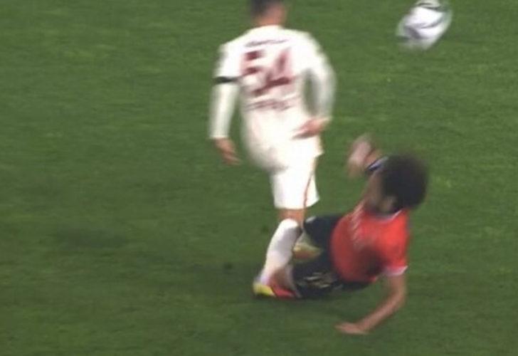 Galatasaray penaltı bekledi, Karaoğlan 'devam' dedi