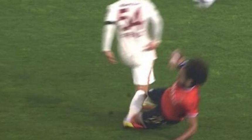 Galatasaray penaltı bekledi, Karaoğlan 'devam' dedi