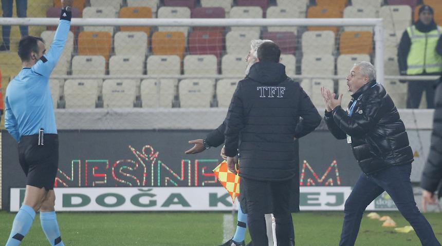 Sumudica yine kırmızı kart gördü