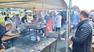 Terme’de hamsi festivali: 1,5 ton hamsi tüketildi