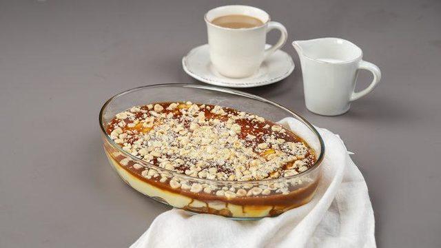 Hem hafif hem lezzetli: Misafirlerinize parmaklarını yedirecek karamelli kaşık tatlısı tarifi