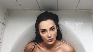 Ünlü oyuncu Tuvana Türkay'ın kız kardeşi Katre Türkay güzelliğiyle büyülüyor! 