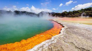 Şampanya kadehine benzetiliyor! Dünyanın en ilginç yerleri arasında bulunan göl: Waiotapu Şampanya Gölü