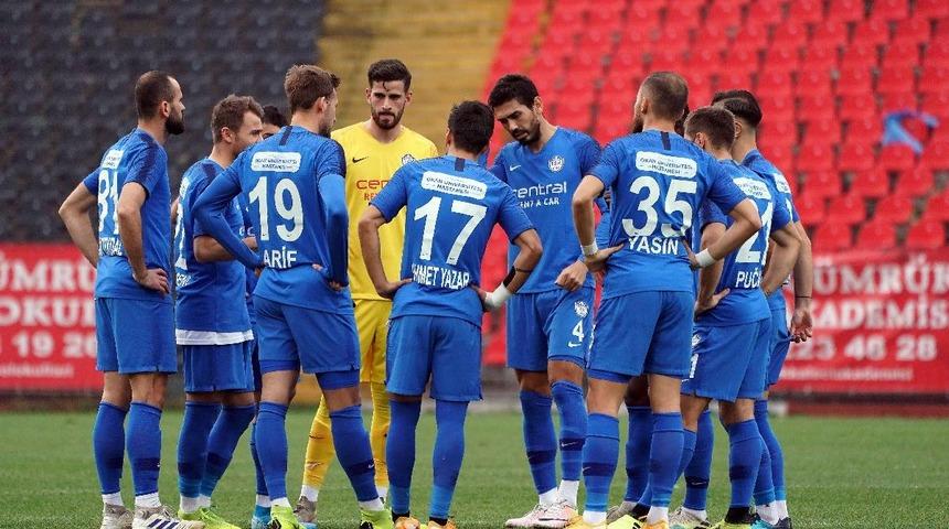 Tuzlaspor - Erzurumspor maçı kötü hava nedeniyle ertelendi