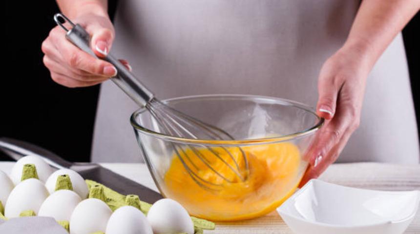 Hatay mutfağından günün her öğününde sofrada görmek isteyeceğiniz yumurta öccesi tarifi