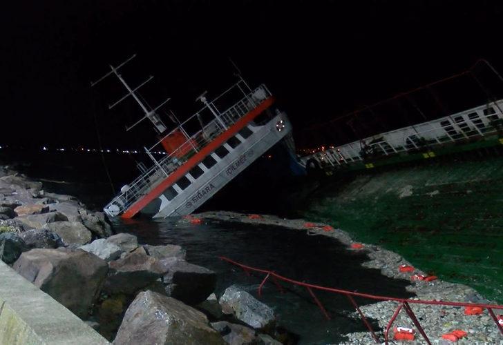Lodos nedeniyle kıyıya oturmuştu! Maltepe Sahili'ndeki gemi battı