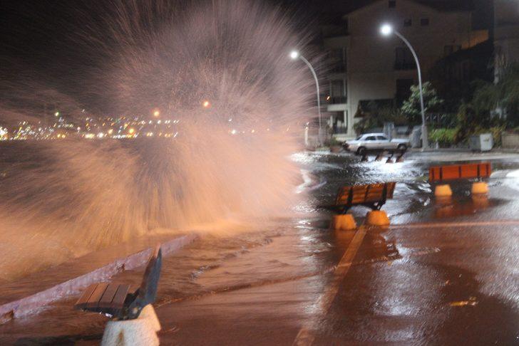 Çatı ile uçarak metrelerce uzaktaki caddeye savrularak öldü G1