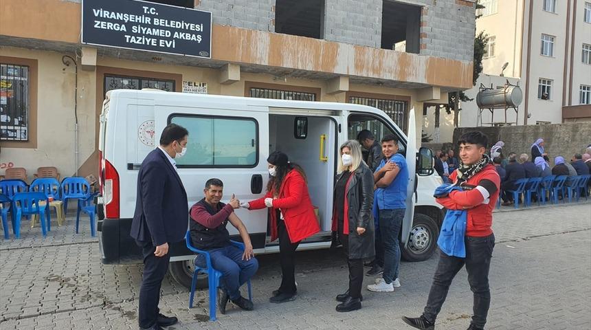 Şanlıurfa'da mobil ekipler aşılama çalışmalarını sürdürüyor