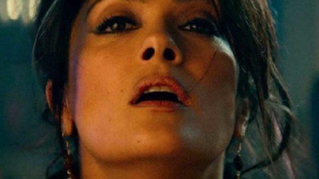 Salma Hayek havuzdan paylaştı! Beğeni butonu çöktü