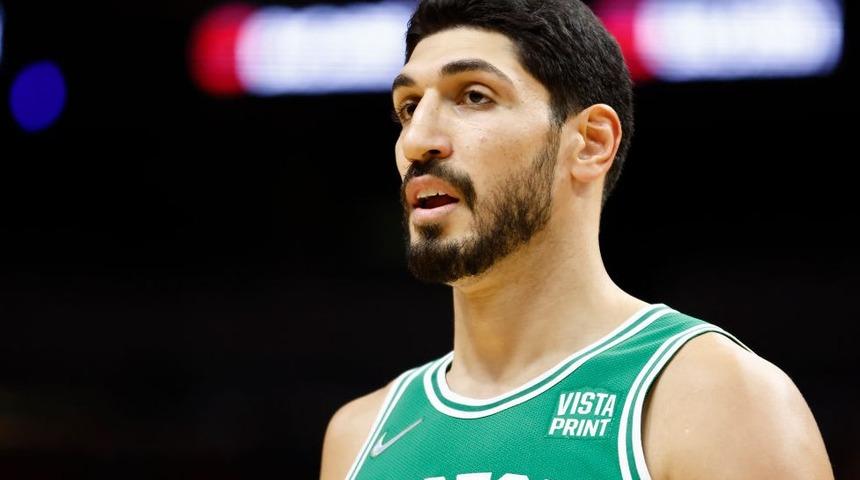 Enes Kanter: NBA oyuncusu ABD vatandaşı olup soyadını Freedom (Özgürlük) olarak değiştirdi