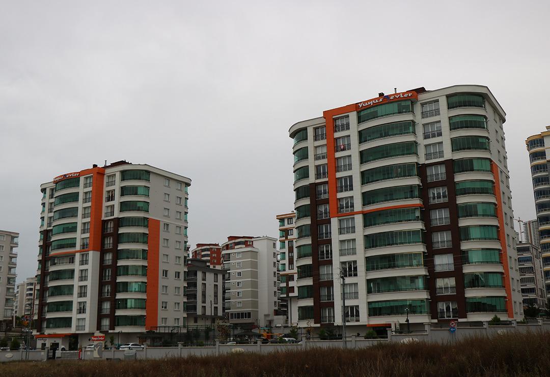 L&uuml;ks sitede doğal gaz krizi! 39 daire toplanıp kapılarına dayandı