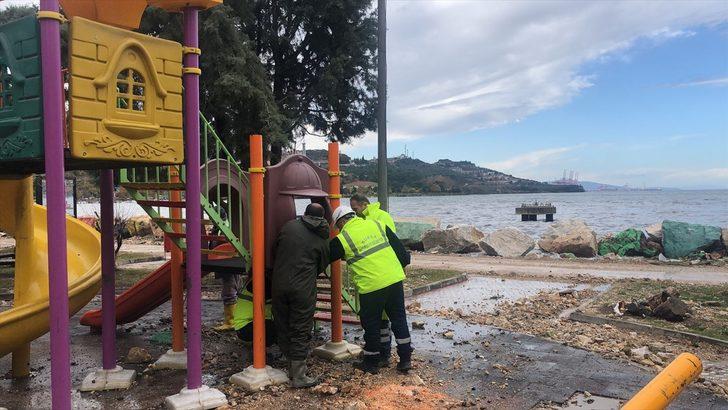 Bursa'da AKOM ekipleri, lodos kaynaklı 212 olaya müdahale etti G4