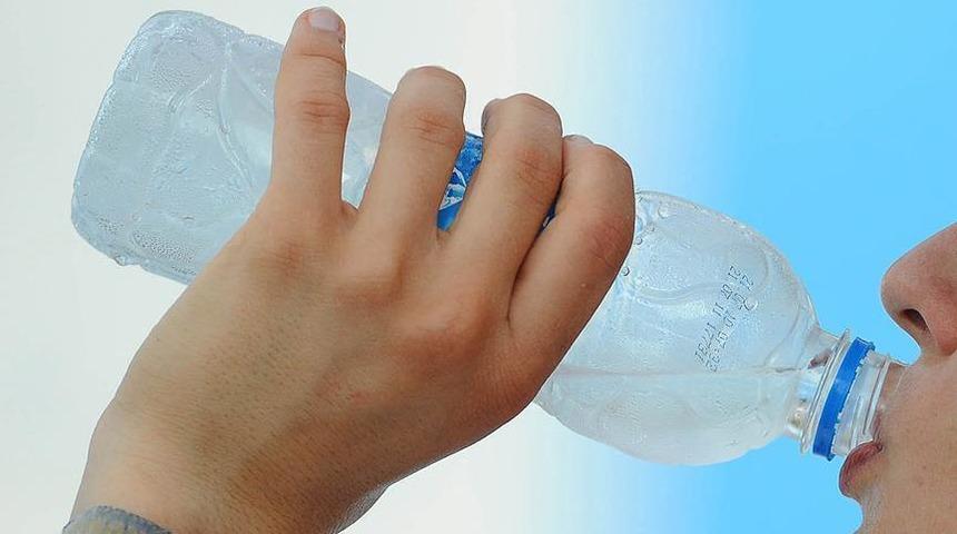 Günde 12 bardak su içmek şart