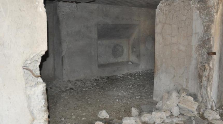 Savaşlarda yıkılmadı, gözler önünde yok oluyor! 271 yıllık