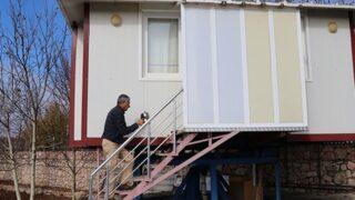 Eşi karavan yapmasına izin vermeyince dönen ev tasarladı