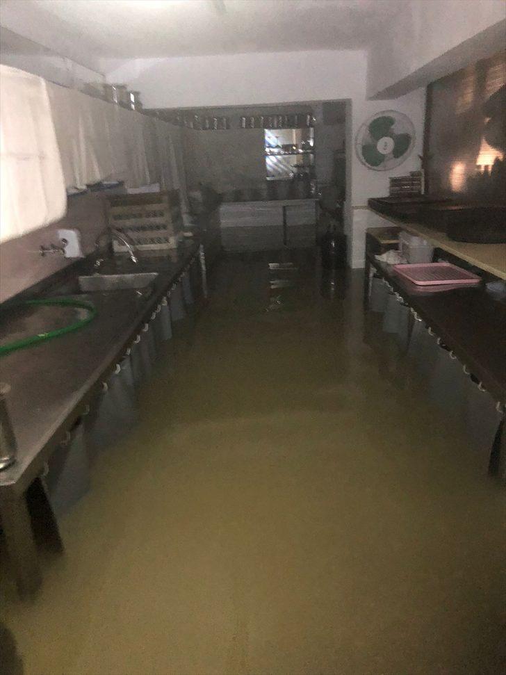 Saros Körfezi'nde fırtına nedeniyle deniz taştı G4