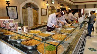 Gaziantepli baklavacılar gelenekselcilikten vazgeçmiyor