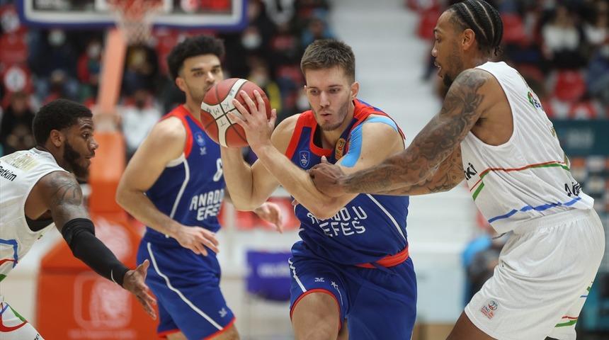 Anadolu Efes, deplasmanında kazandı