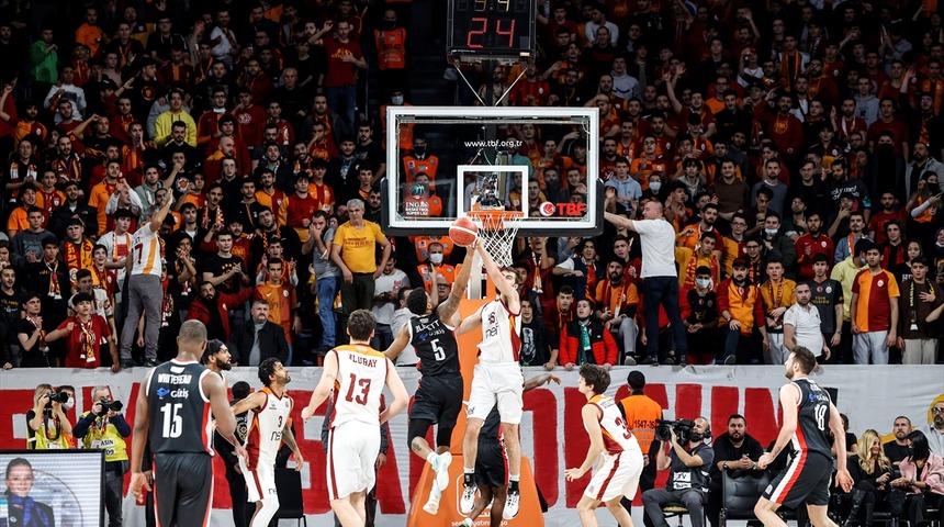 Potada derbi Galatasaray'ın