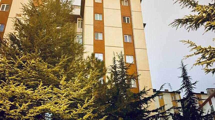 Terk edilmeyi hazmedemeyen şahıs, eşine kızıp evini ateşe verdi