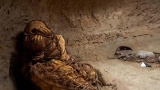 Peru'da tüyler ürperten keşif! Mezarda elleriyle yüzünü kapatan mumya bulundu