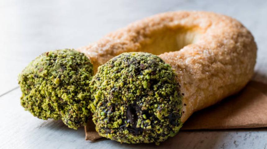 Milföy ve badem ezmesiyle şahaneler yaratın! Yedikçe bağımlılık yaratan pürüzyen tatlısı tarifi