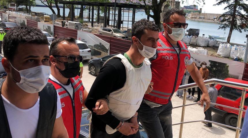 Aldatıldığından şüphelenip arkadaşını ve kuzenini öldürmüştü! Mahkemede kendini böyle savundu