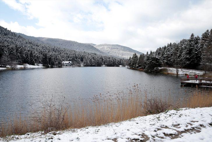Bolu'da tabiat parkları ile kayak merkezi beyaz örtüyle kaplandı G2