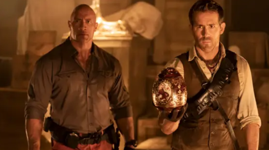 Dwayne Johnson, Red Notice’in Netflix tarihindeki en büyük film olduğunu söyledi