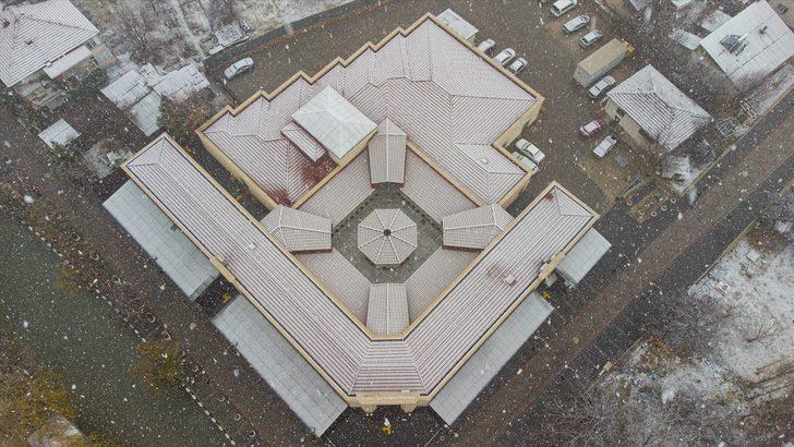 Malatya'ya mevsimin ilk karı yağdı G4